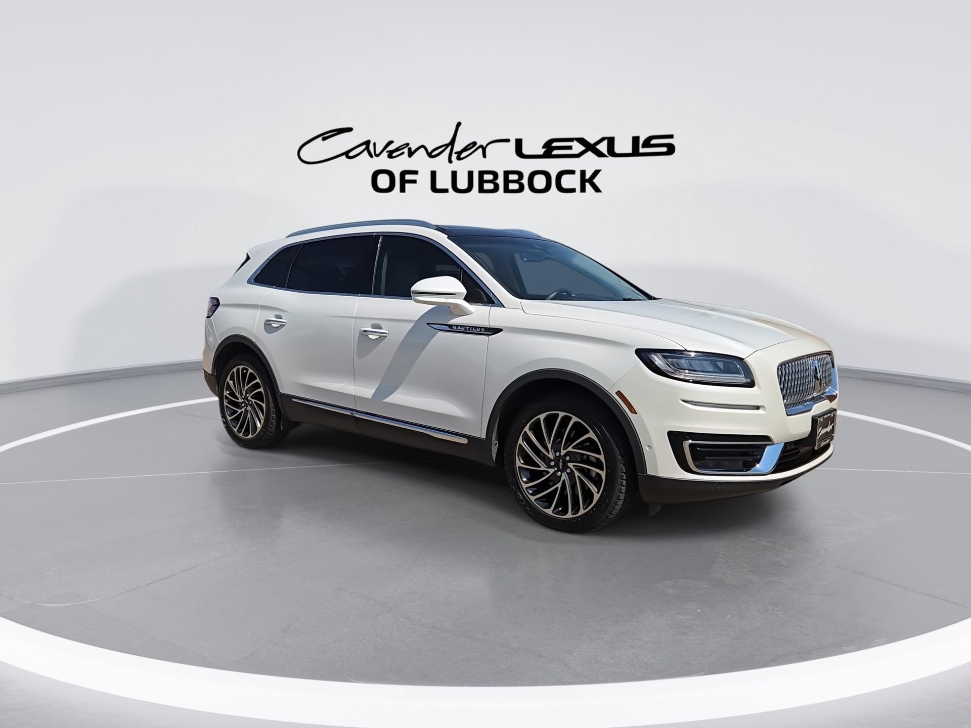 Used 2020 Lincoln Nautilus Reserve w/ Equipment Group 201A FWD image 2