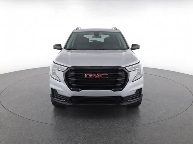 Used 2023 GMC Terrain SLE w/ Driver Convenience Package FWD image 5