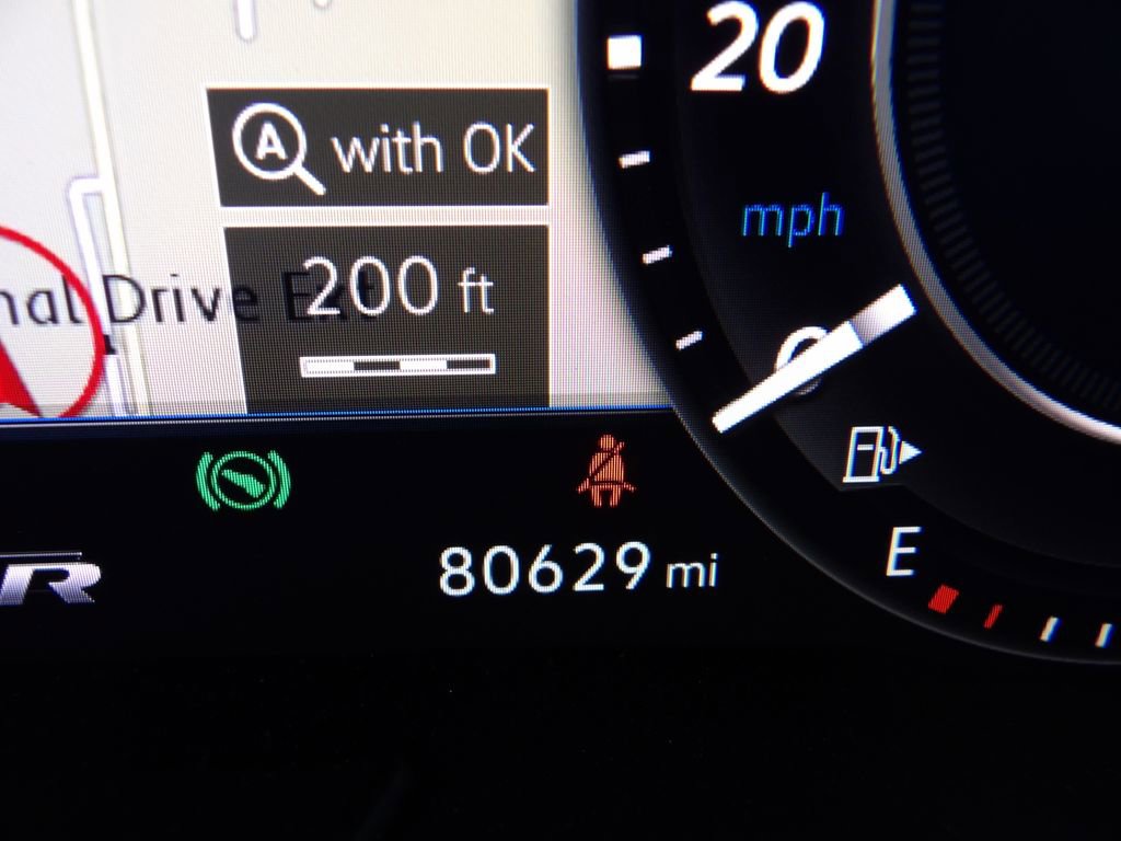 Used 2018 Volkswagen Golf R 4-Door image 17