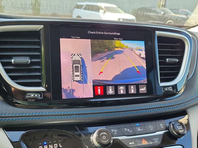 Used 2021 Chrysler Pacifica Touring-L w/ Premium & Safety Sphere Group FWD image 23