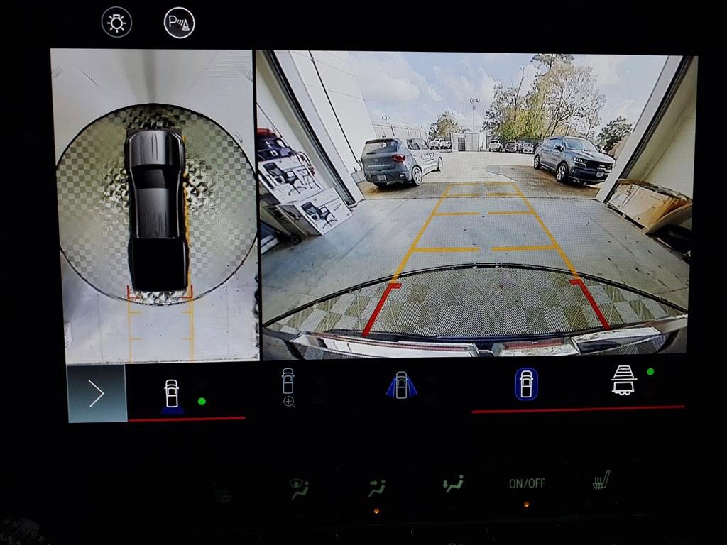 Used 2023 GMC Canyon Elevation w/ Elevation Premium Package image 13