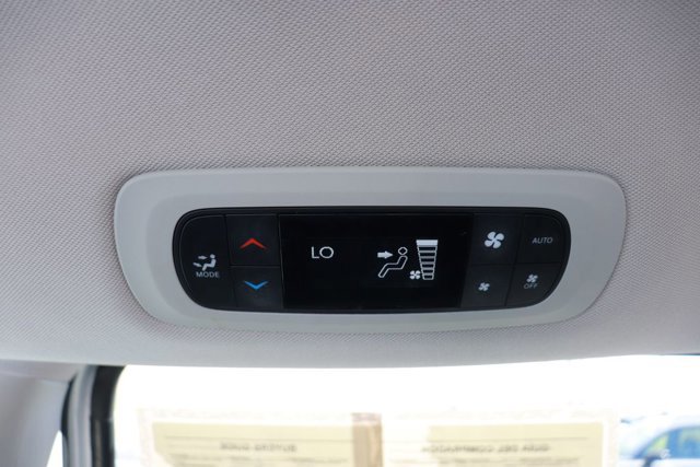 Used 2022 Chrysler Pacifica Touring-L image 24