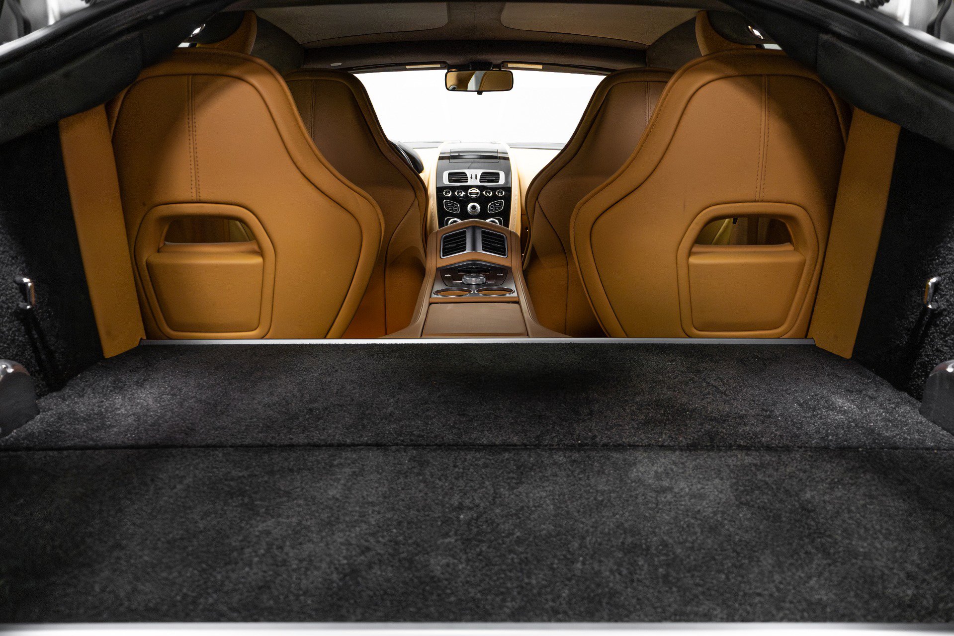 Used 2016 Aston Martin Rapide S image 44