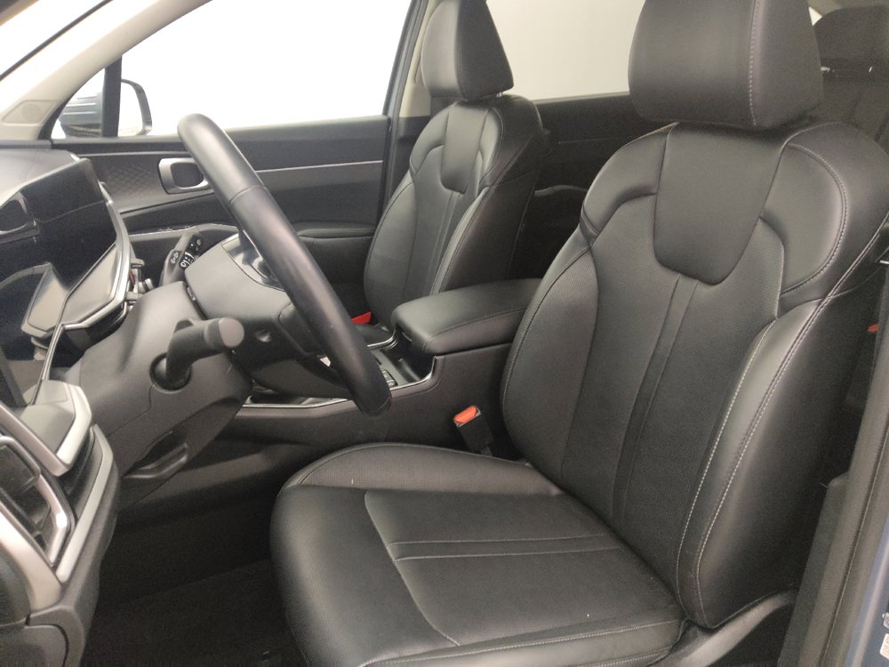 Used 2024 Kia Sorento S image 17