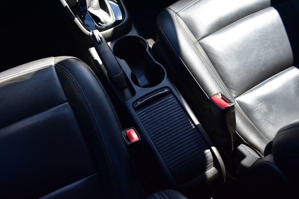 Used 2019 Buick Encore Essence FWD image 32