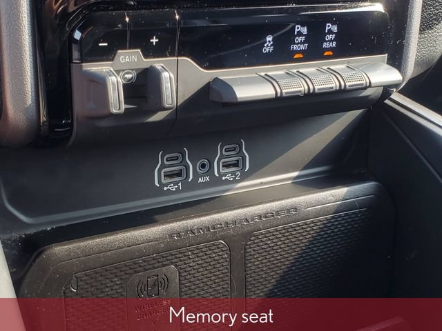 Used 2025 RAM 1500 Laramie AWD/4WD image 26