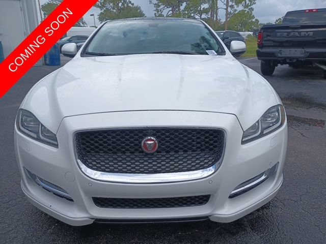 Used 2016 Jaguar XJ R-Sport RWD image 17