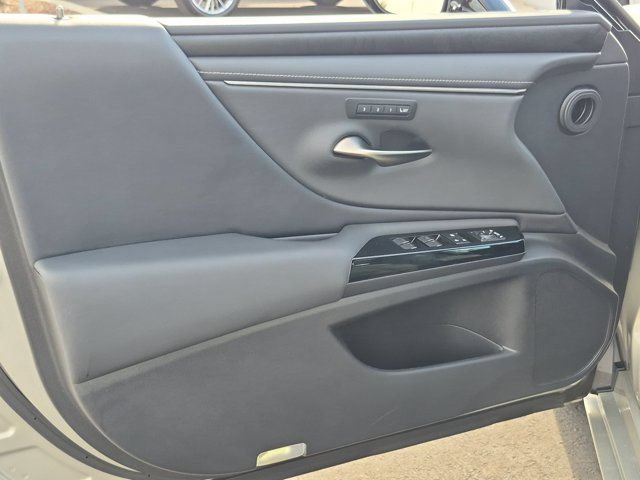 Used 2023 Lexus ES 300h w/ Premium Package FWD image 13