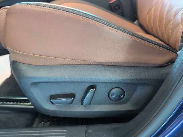 Used 2025 Nissan Rogue Platinum w/ Platinum Premium Package image 23