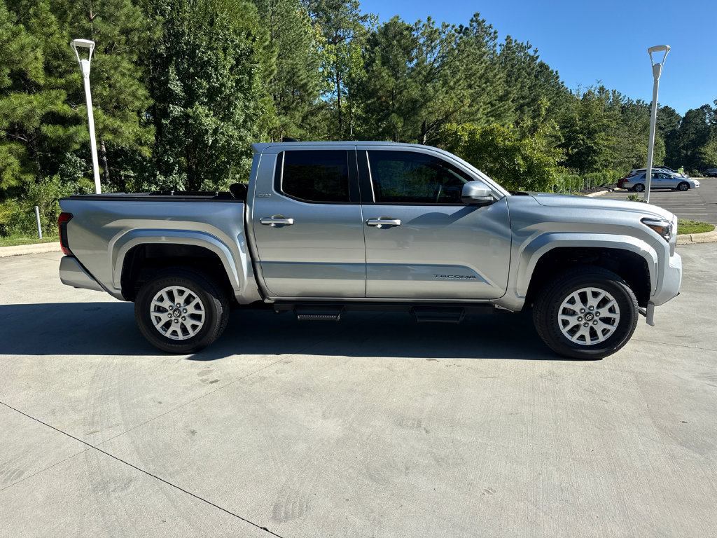 Used 2024 Toyota Tacoma SR5 w/ SR5 Upgrade Package RWD image 9