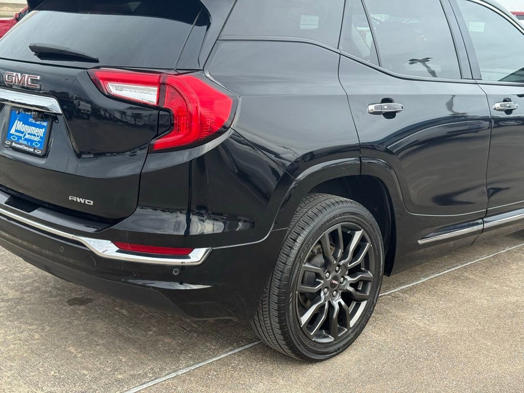 Used 2022 GMC Terrain Denali w/ Black Diamond Edition image 11