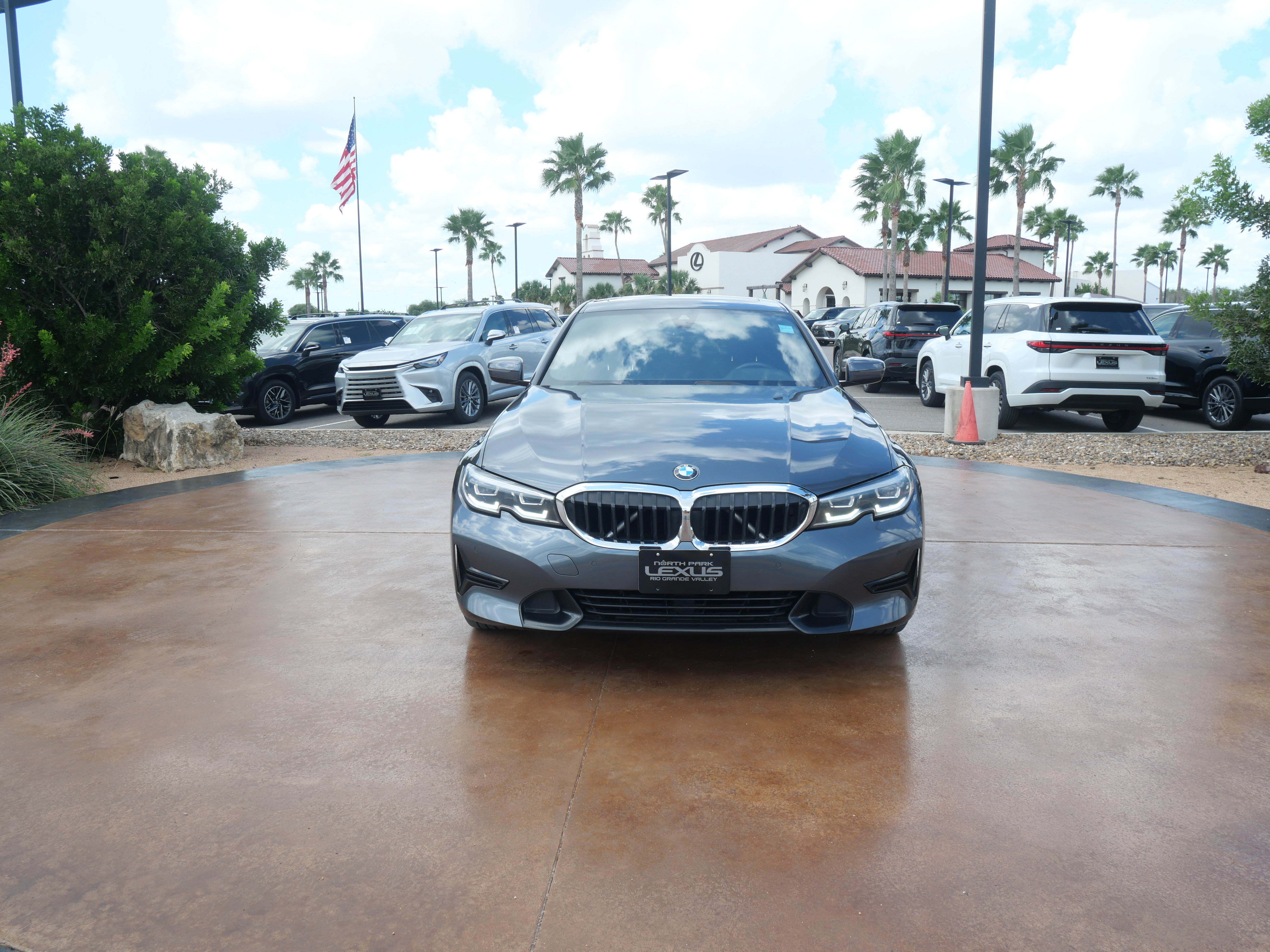 Used 2022 BMW 330i xDrive Sedan w/ Premium Package 2 image 6
