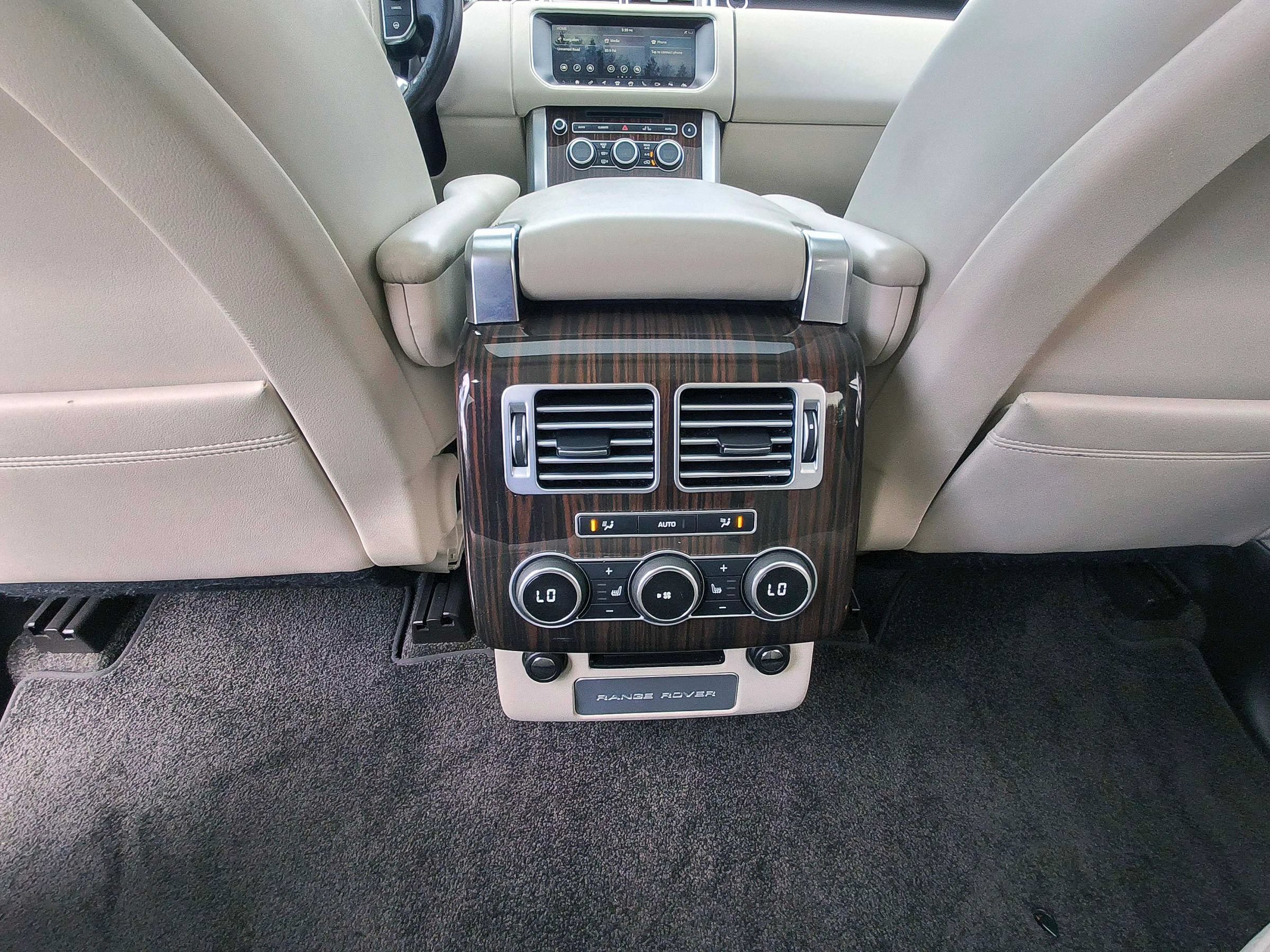 Used 2017 Land Rover Range Rover Supercharged AWD/4WD image 33