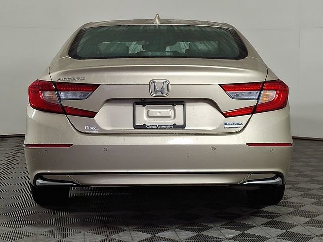 Used 2018 Honda Accord Touring image 8