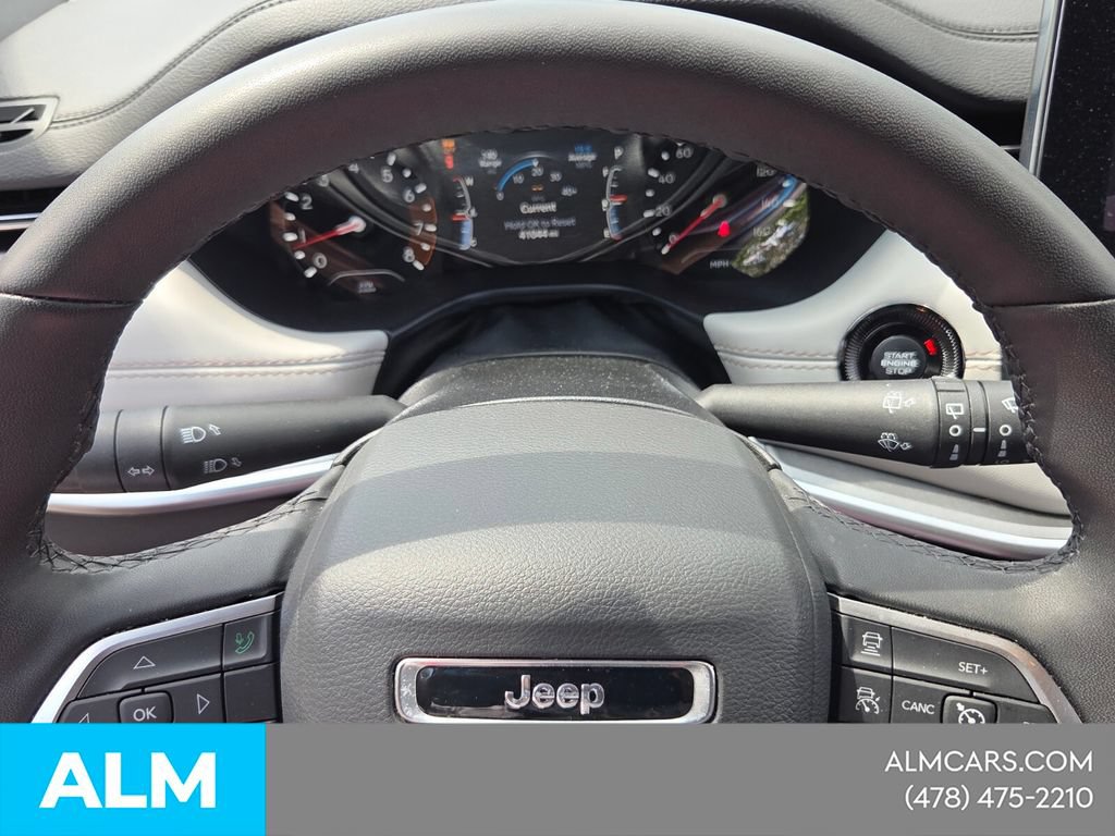 Used 2025 Jeep Compass Limited AWD/4WD image 23