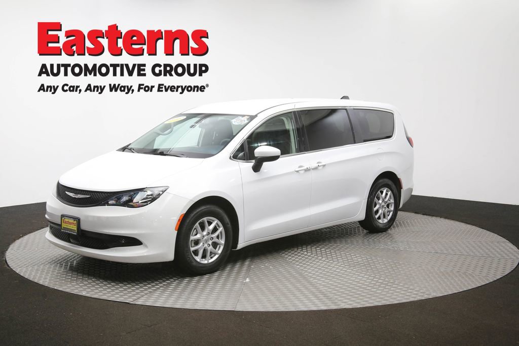 Used 2022 Chrysler Voyager LX image 53