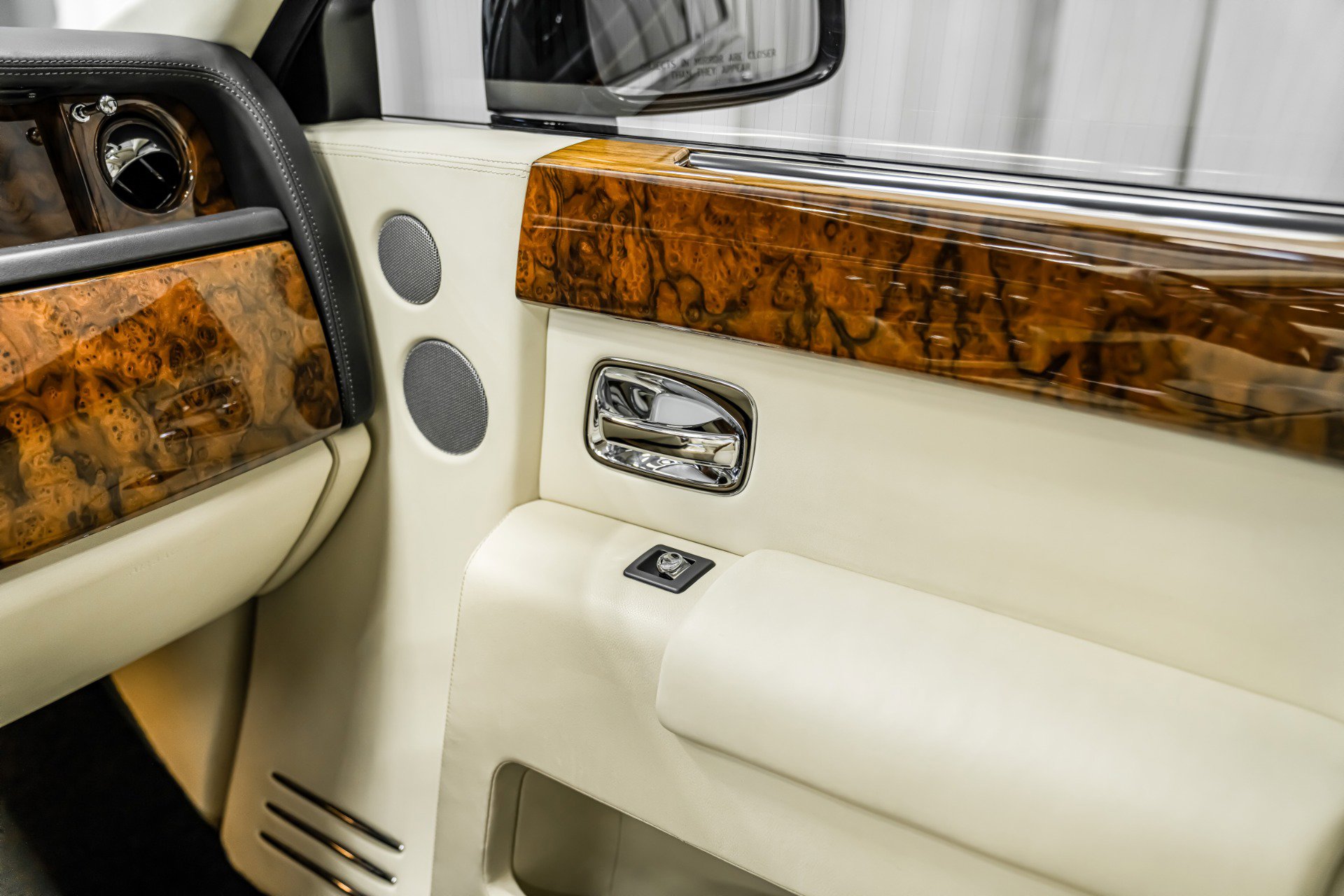 Used 2013 Rolls-Royce Phantom Sedan image 22