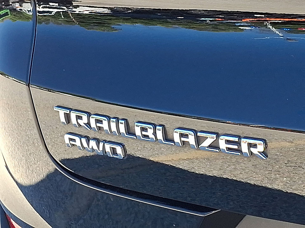 Used 2024 Chevrolet TrailBlazer LT AWD/4WD image 23