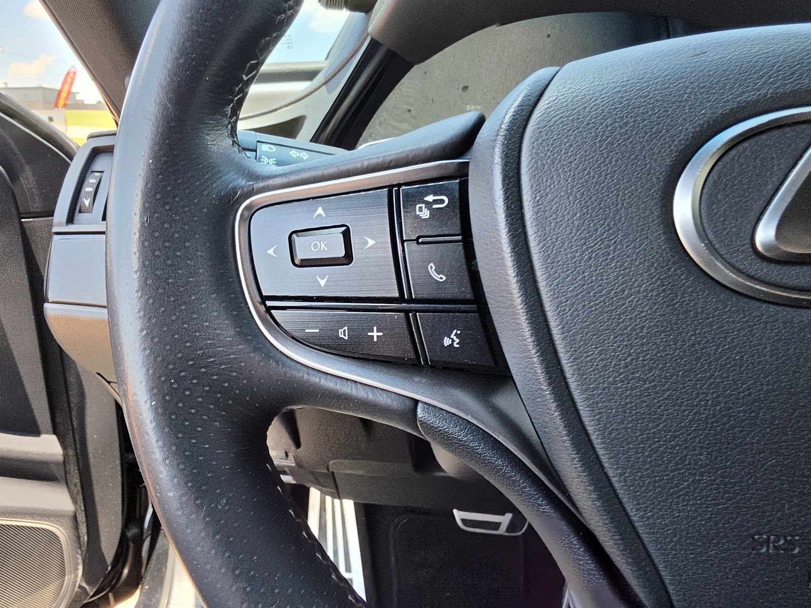 Used 2022 Lexus ES 350 F Sport w/ Accessory Package 2 FWD image 21