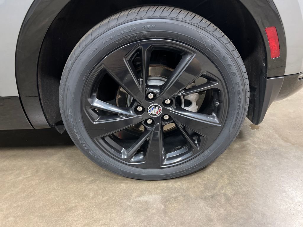 Certified 2023 Buick Envision Essence w/ Technology Package I AWD/4WD image 10