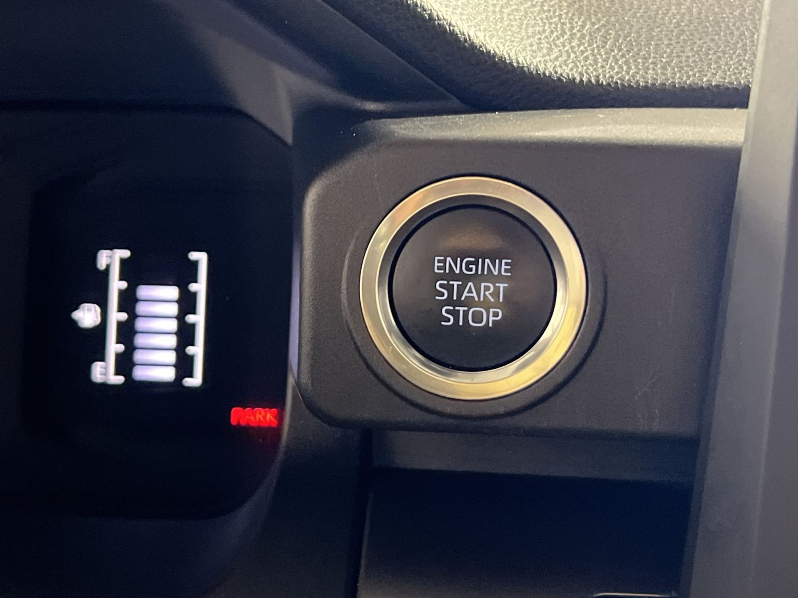 Used 2025 Toyota 4Runner SR5 AWD/4WD image 34