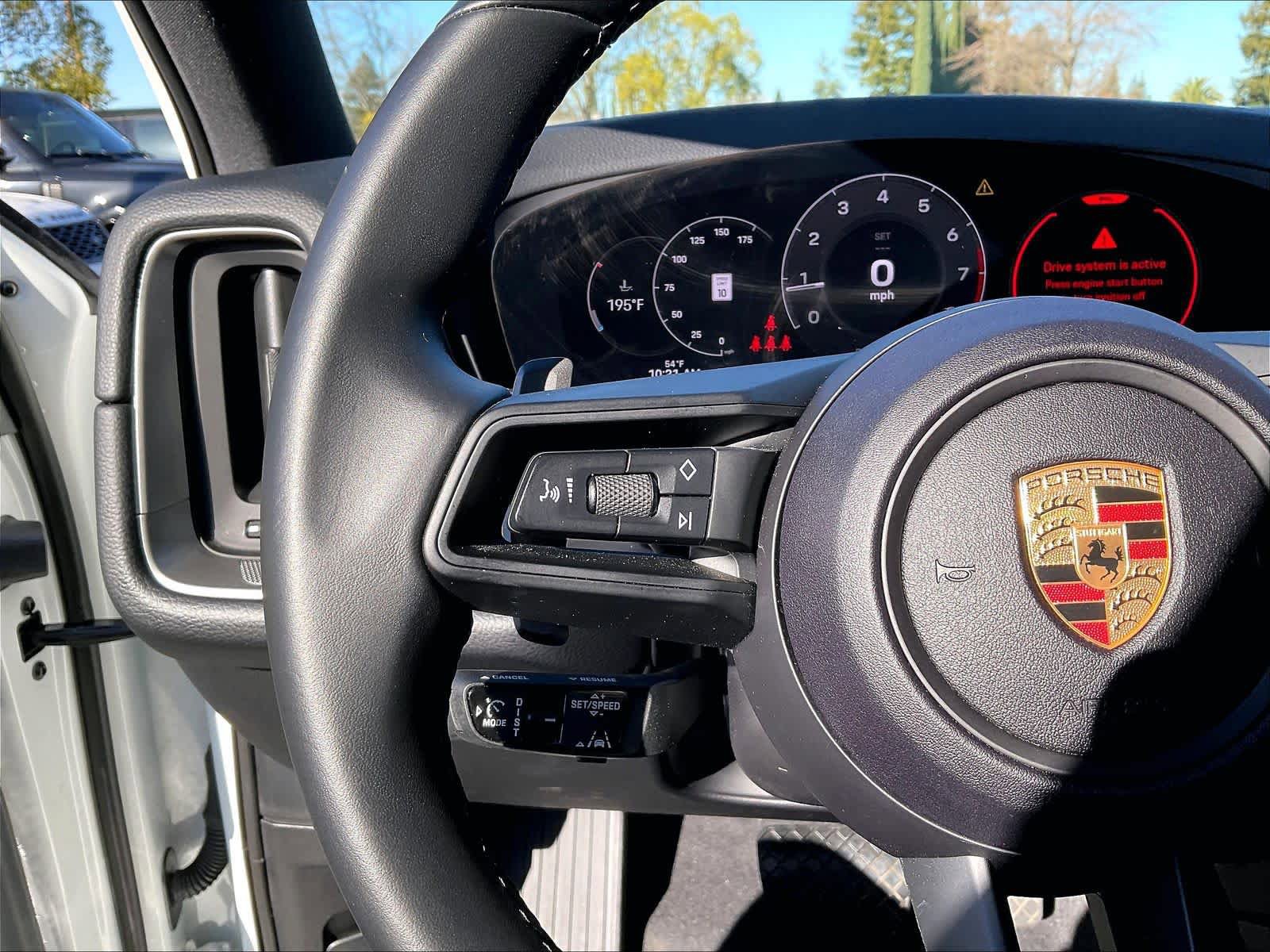 Used 2024 Porsche Cayenne AWD/4WD image 20