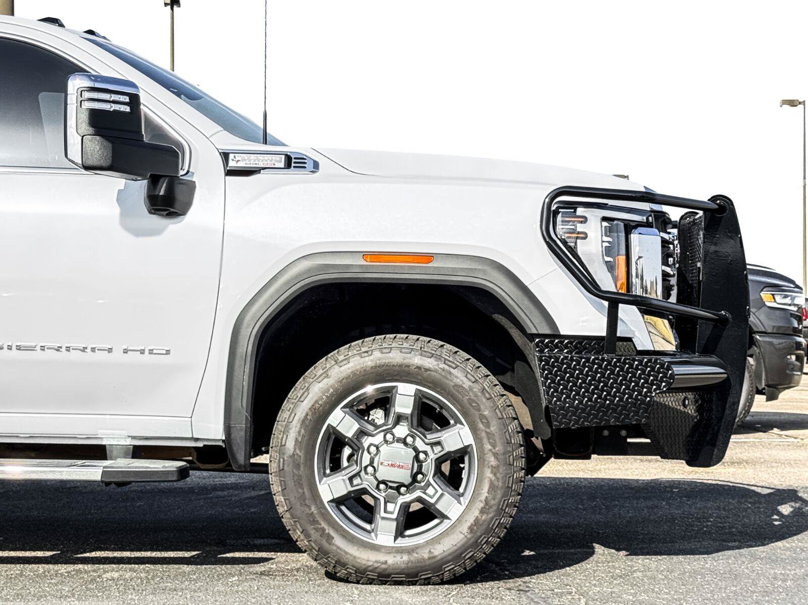 Used 2026 GMC Sierra 2500 SLT w/ Texas SLT Premium Package AWD/4WD image 9