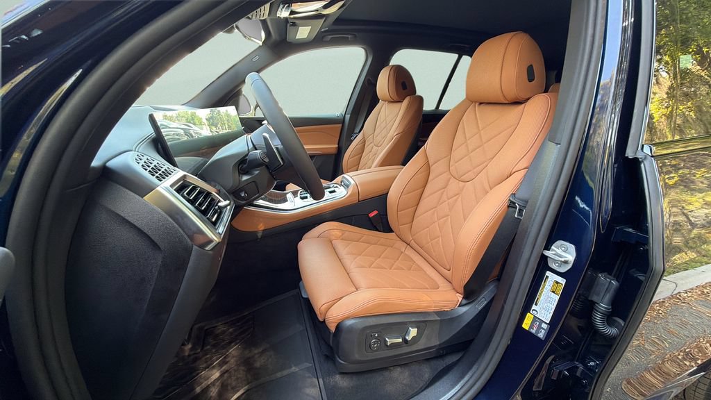 New 2026 BMW X5 xDrive50e w/ M Sport Package AWD/4WD image 5