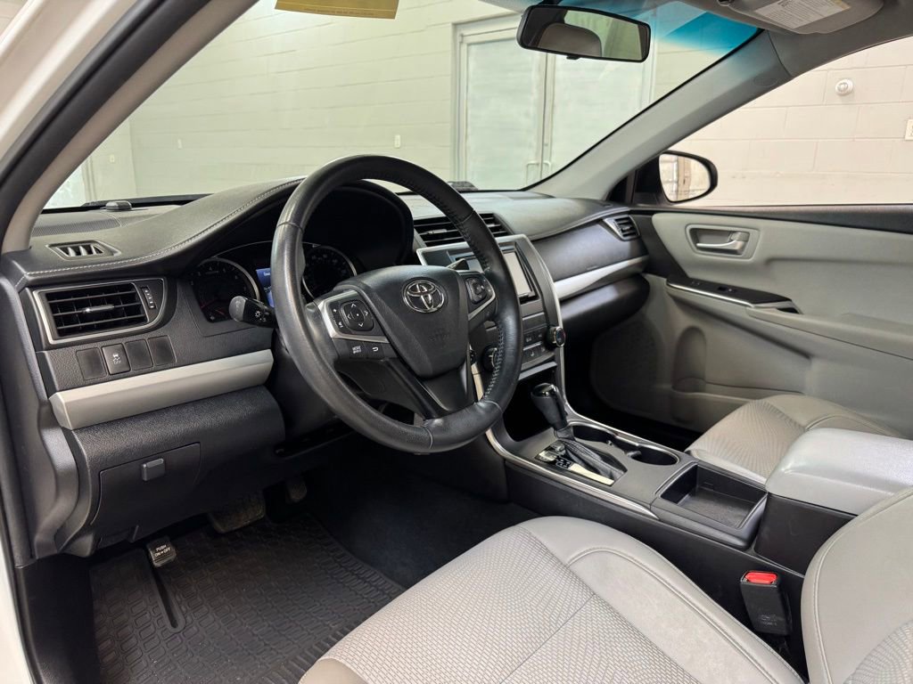 Used 2016 Toyota Camry SE FWD image 12