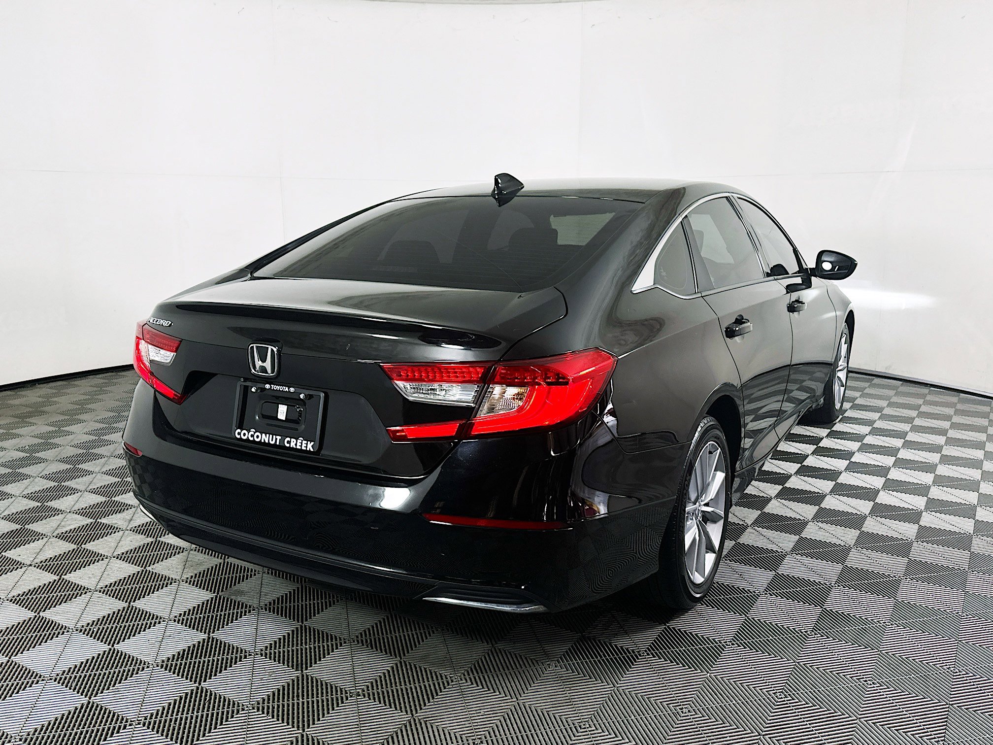 Used 2021 Honda Accord LX image 3