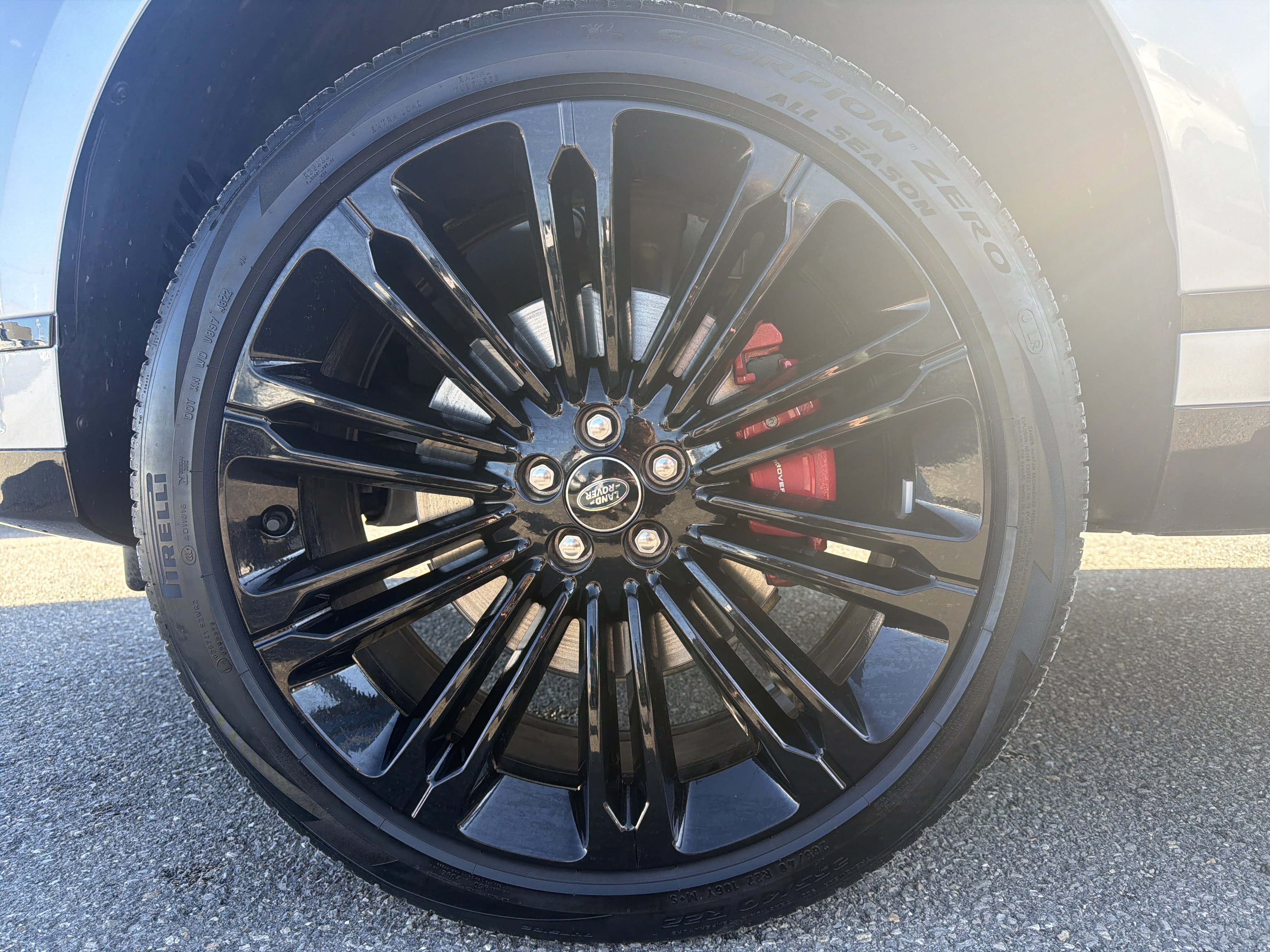 Used 2024 Land Rover Range Rover Velar Dynamic SE image 11