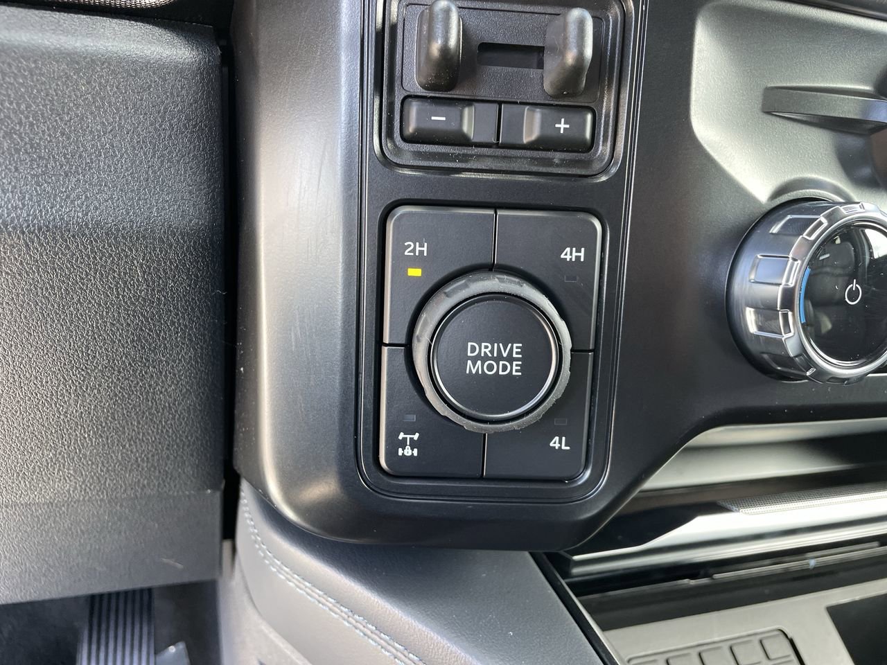 New 2026 Ford F350 Platinum AWD/4WD image 28