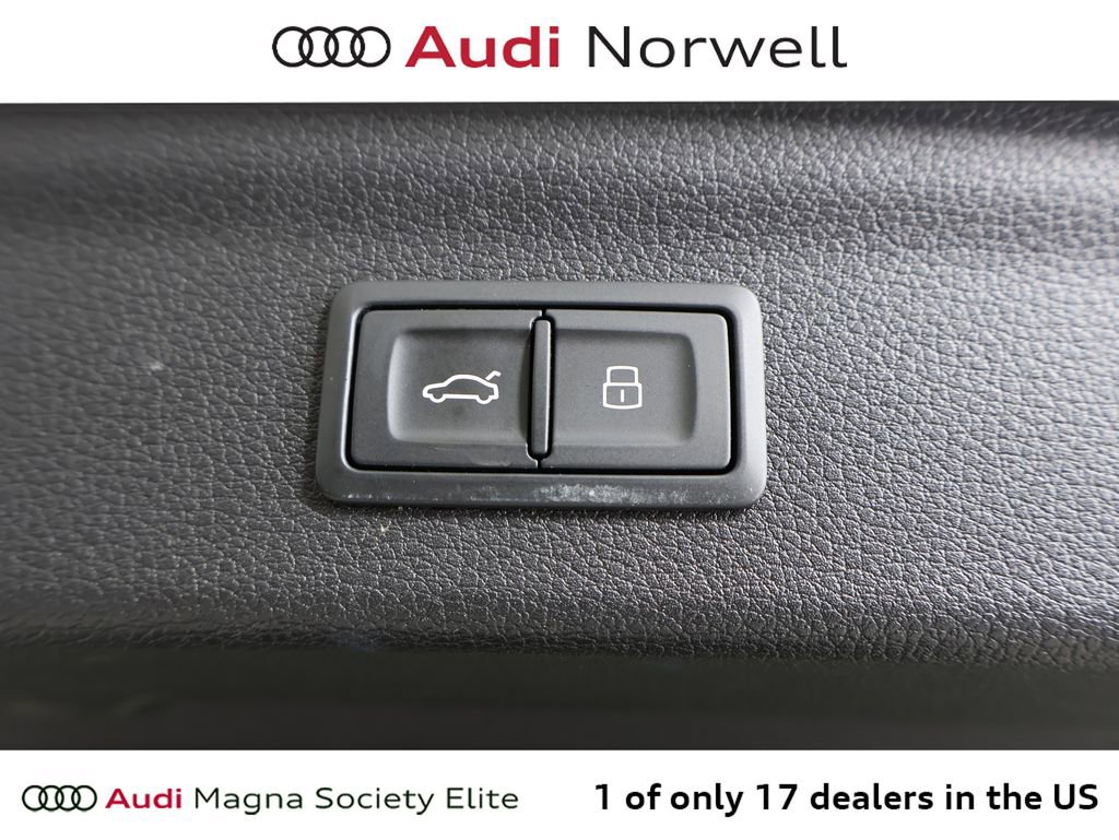 Used 2023 Audi Q3 2.0T Premium w/ Convenience Package AWD/4WD image 16