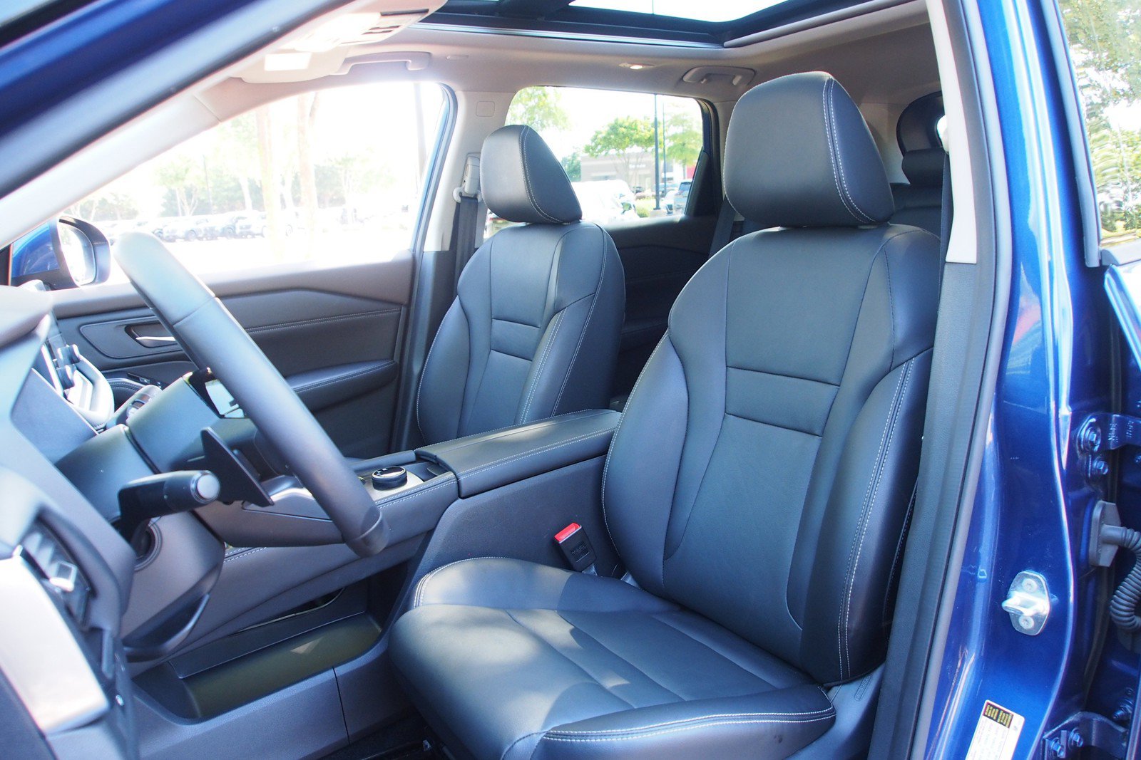 Used 2023 Nissan Rogue SL AWD/4WD image 17