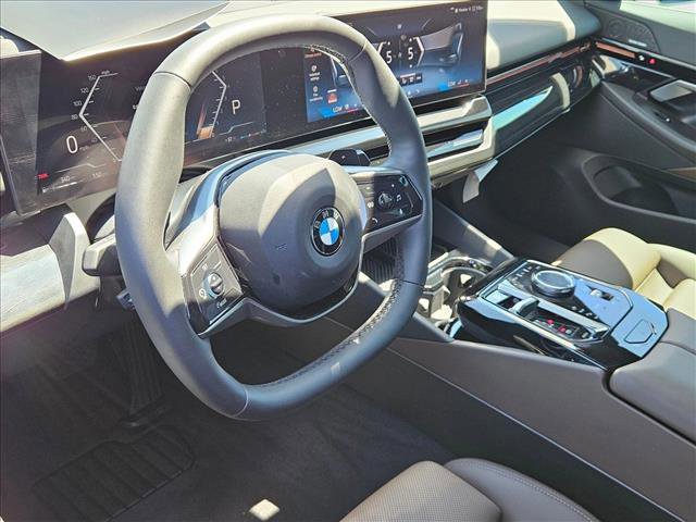 Used 2024 BMW 530i w/ Premium Package image 10