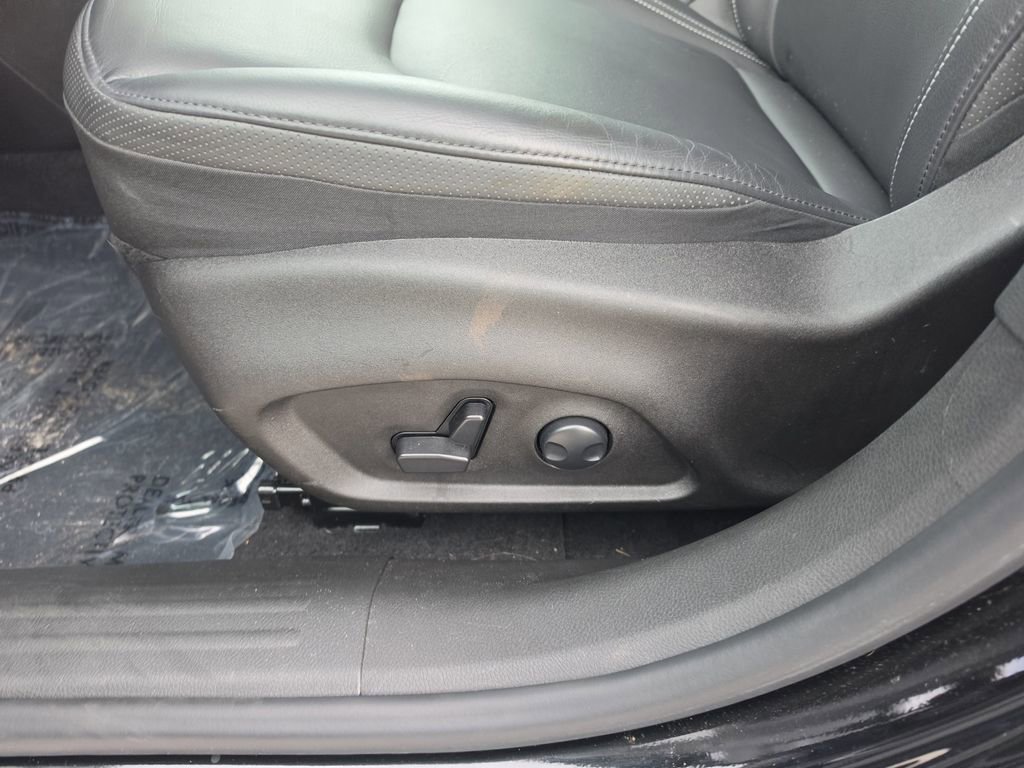 Used 2023 Jeep Renegade Limited w/ Sun/Sound Group AWD/4WD image 15