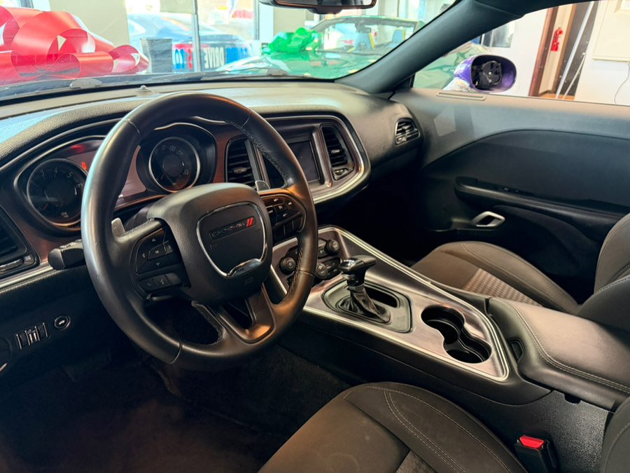 Used 2018 Dodge Challenger SXT w/ Super Sport Group (SS/T) RWD image 14