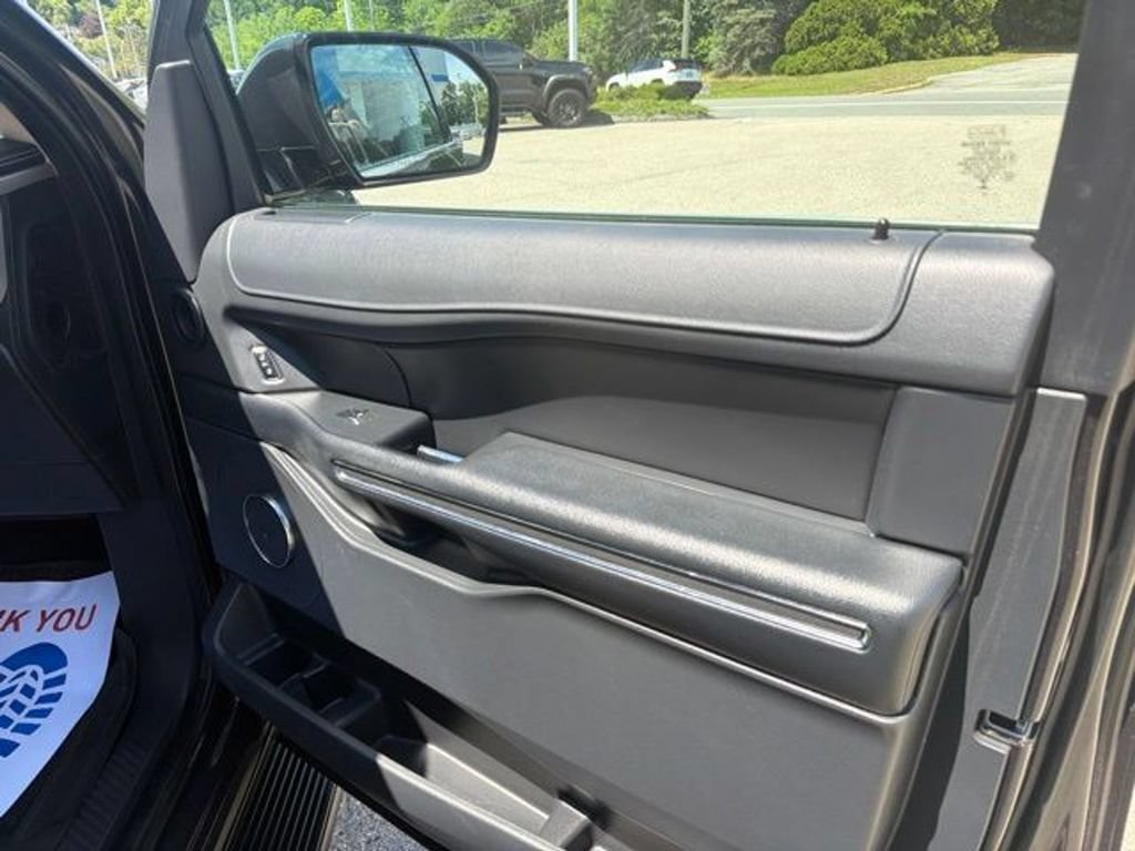 Used 2023 Ford Expedition Max XLT AWD/4WD image 26