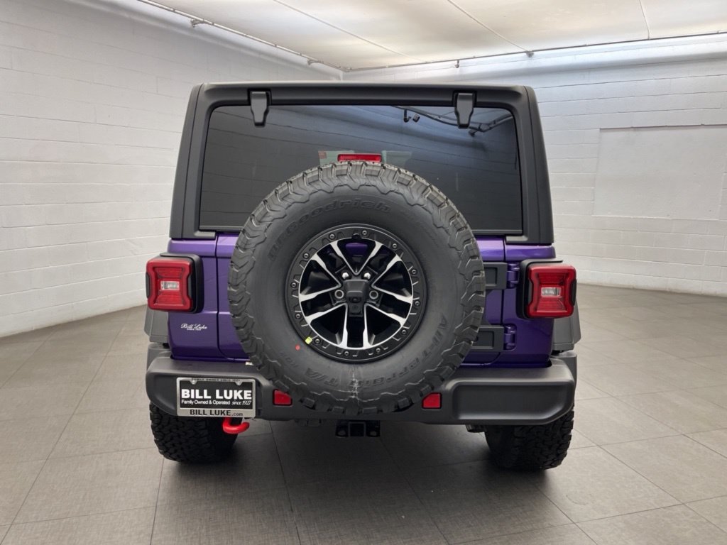New 2026 Jeep Wrangler Unlimited Rubicon w/ Xtreme 35 Tire Package AWD/4WD image 4