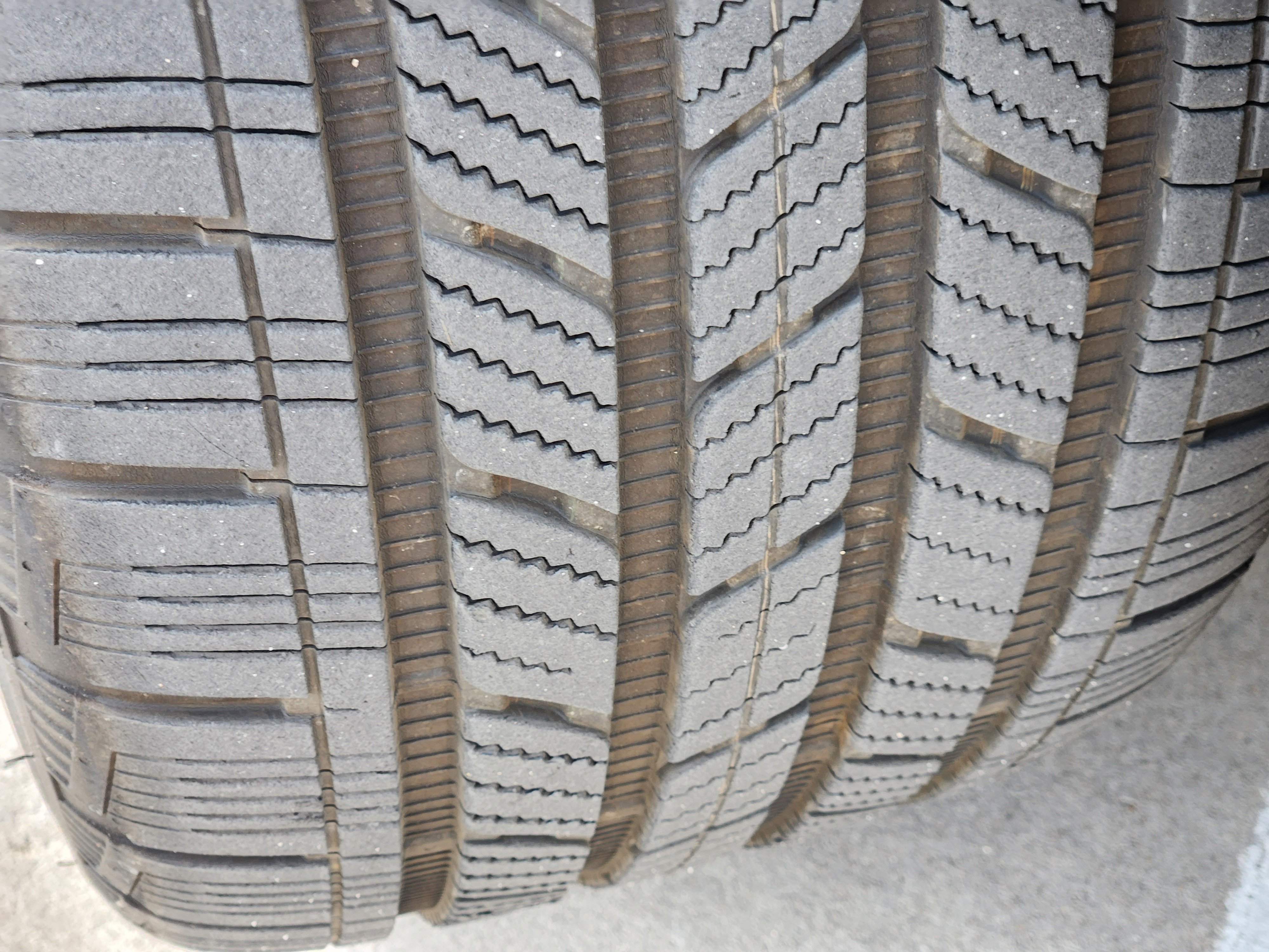 Certified 2025 Porsche Cayenne Coupe image 15