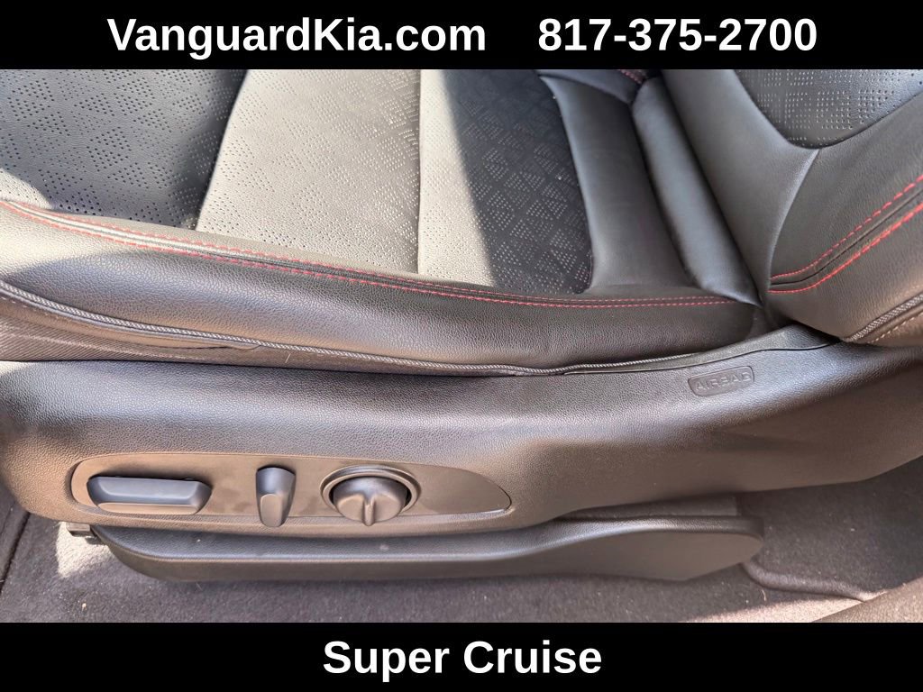 Used 2023 Chevrolet Bolt EUV Premier w/ Sun & Sound Package FWD image 15
