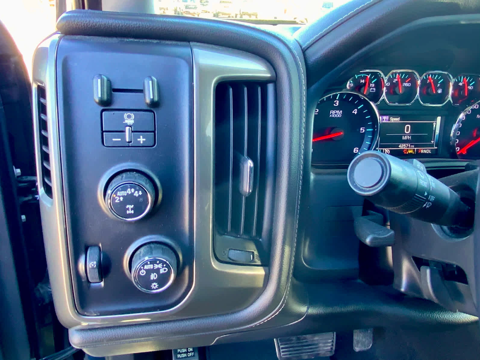 Used 2018 Chevrolet Silverado 1500 High Country AWD/4WD image 45