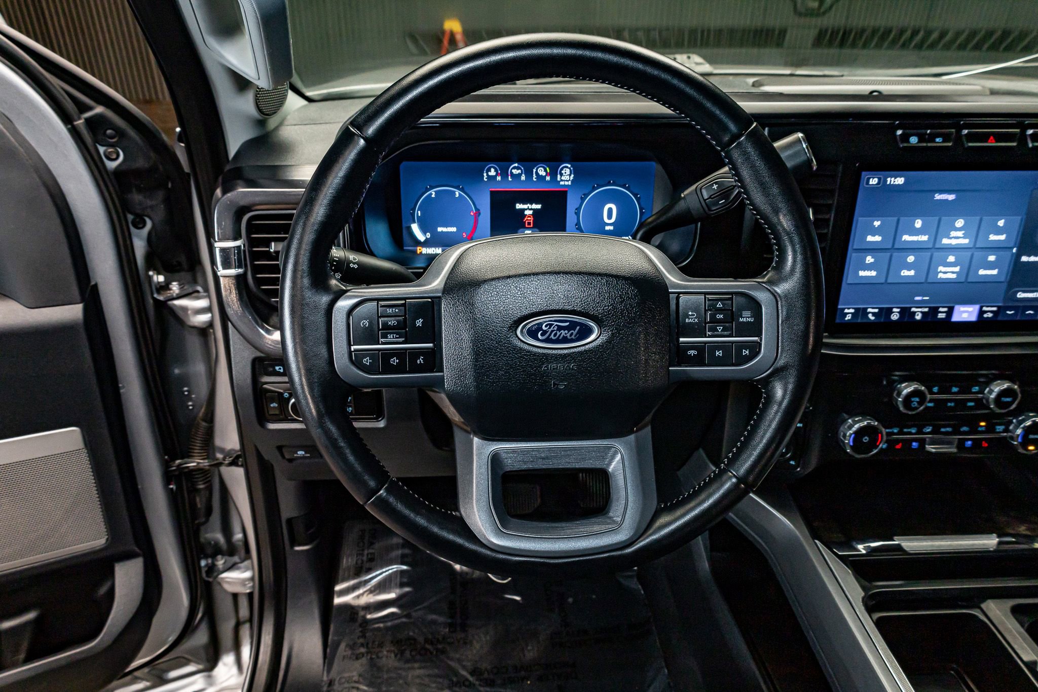 Used 2023 Ford F450 Lariat w/ Camper Package image 18