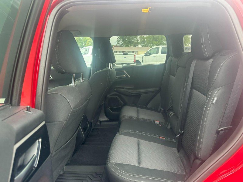 Used 2024 Mitsubishi Outlander ES image 10