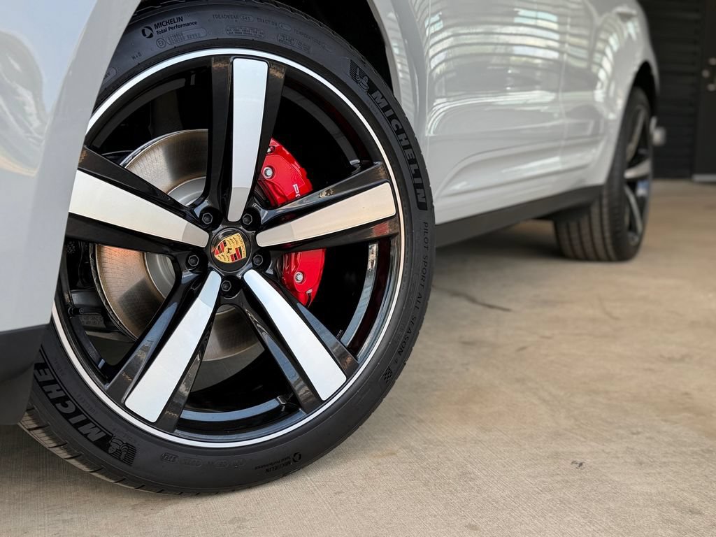 New 2026 Porsche Macan GTS AWD/4WD image 6