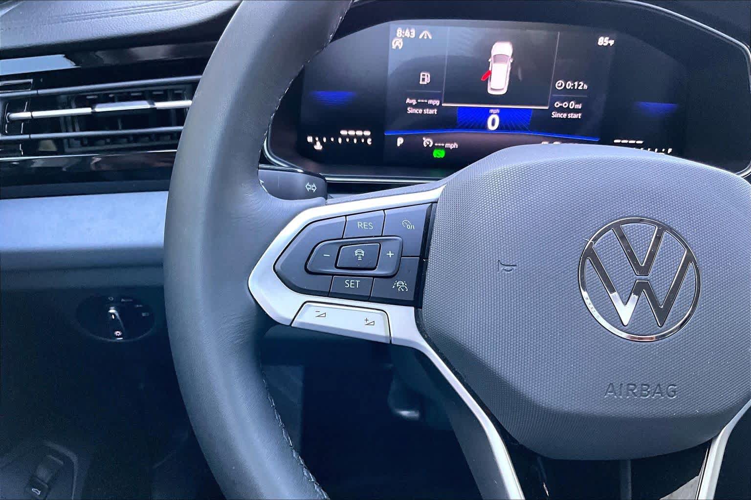 Used 2025 Volkswagen Jetta SE FWD image 23
