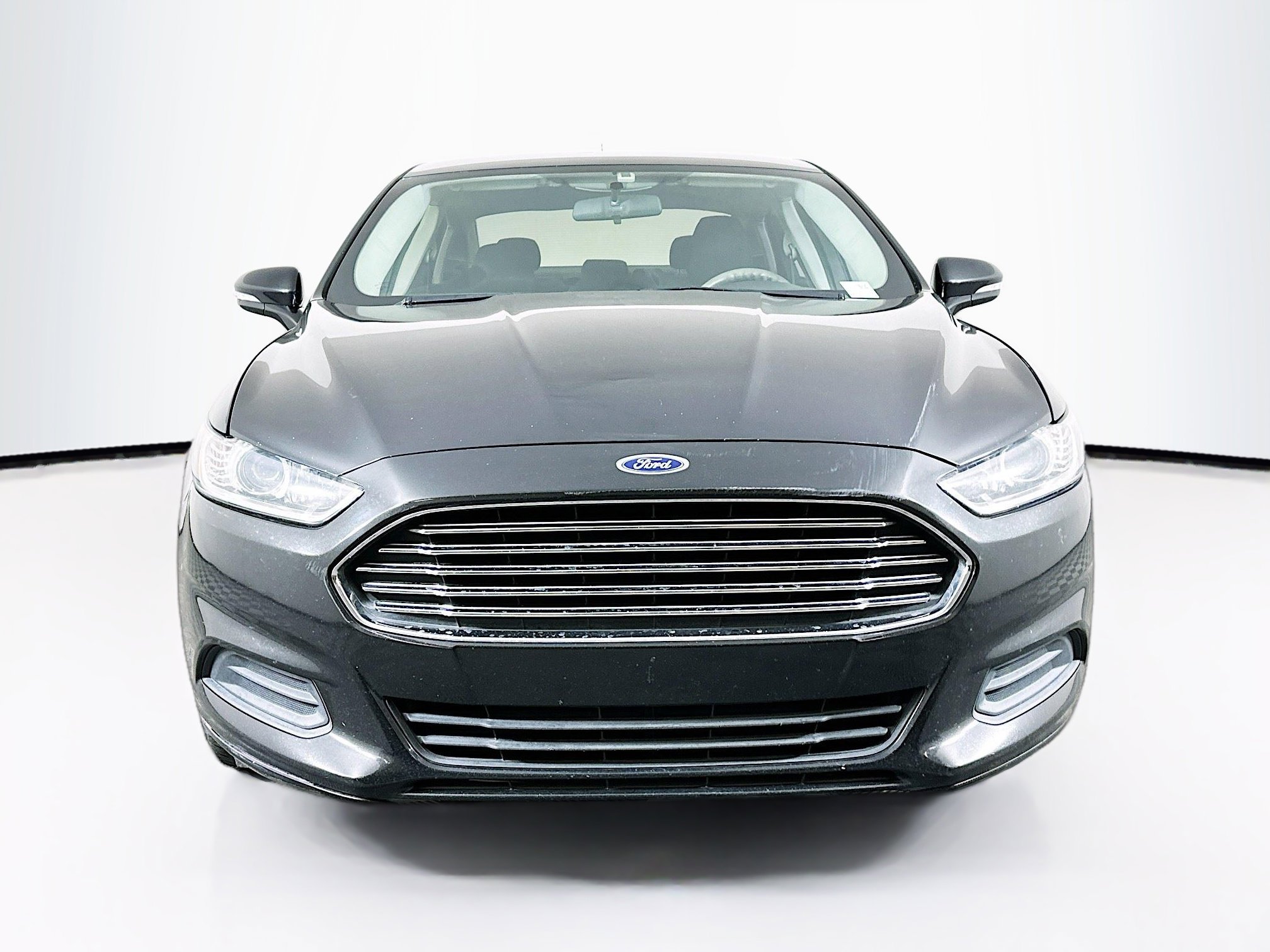 Used 2014 Ford Fusion SE image 2