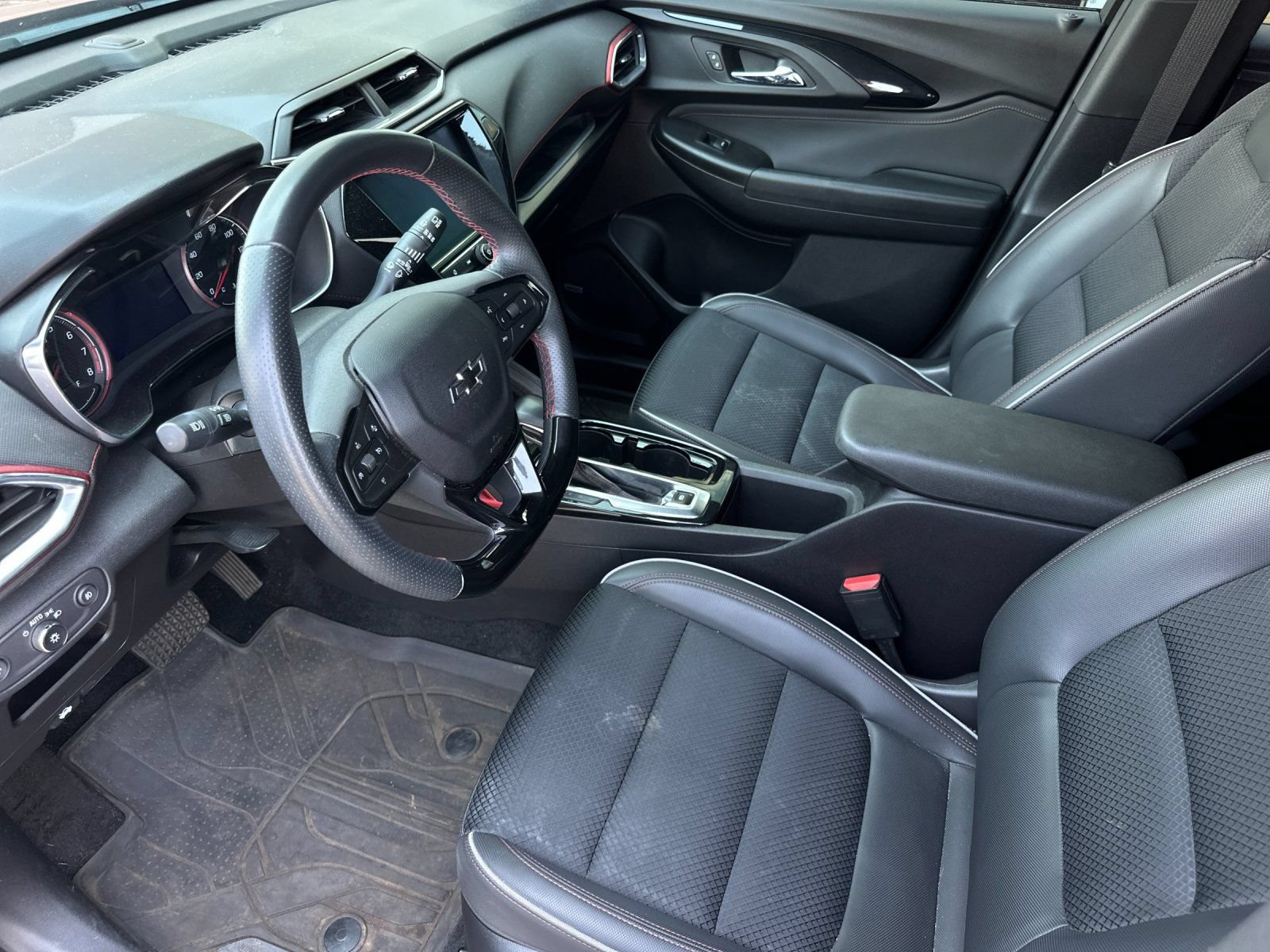 Used 2021 Chevrolet TrailBlazer RS w/ Technology Package AWD/4WD image 9