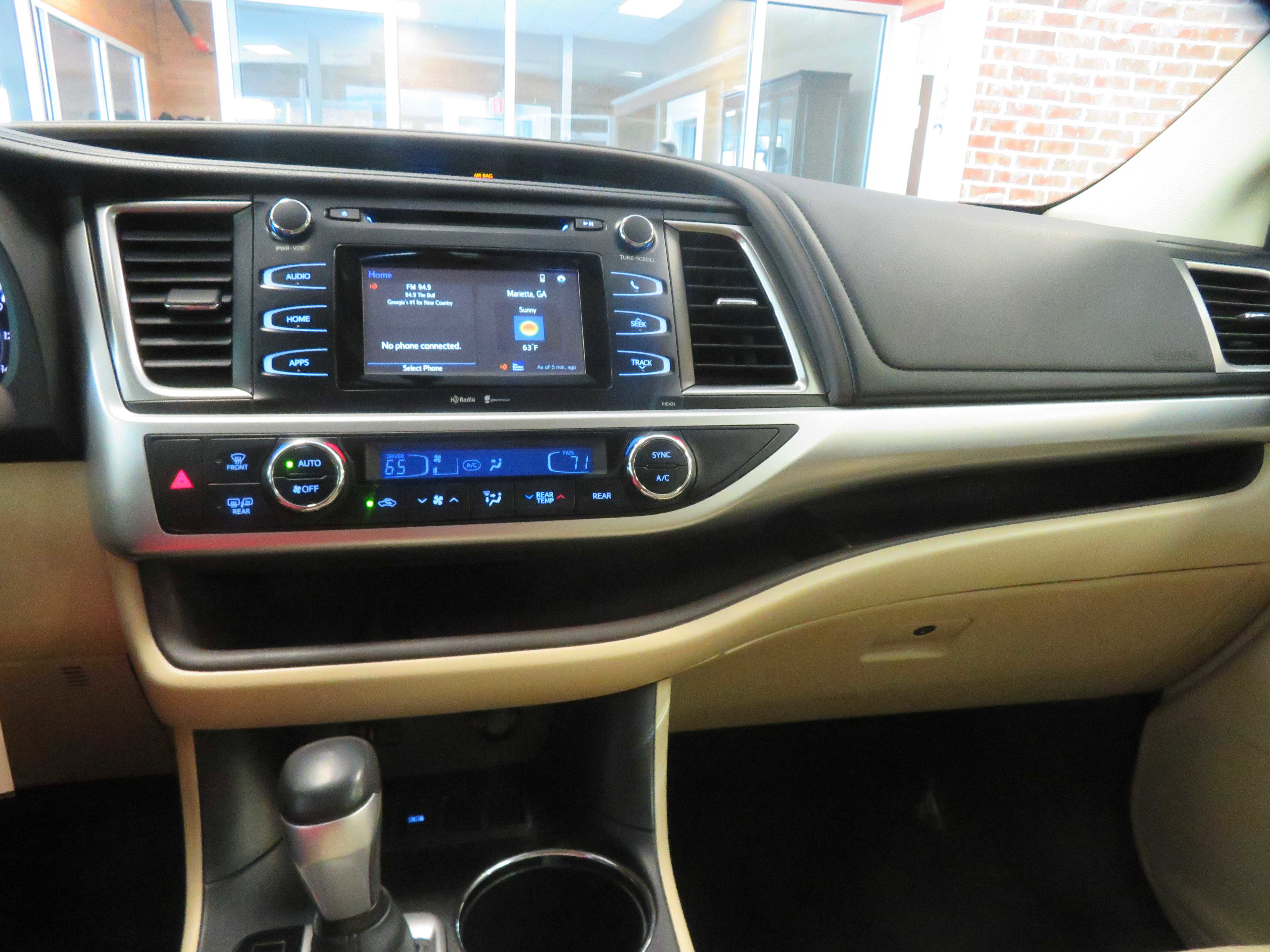 Used 2014 Toyota Highlander Plus FWD image 37