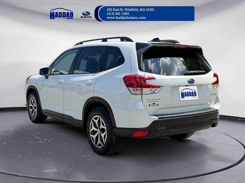 Certified 2024 Subaru Forester Premium AWD/4WD image 3